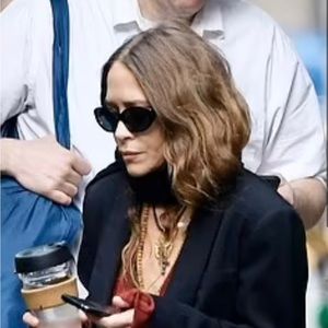 DRIES VAN NOTEN
x Linda Farrow Oval Sunglasses